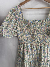 Load image into Gallery viewer, Scoop Neck Multi Floral Dress