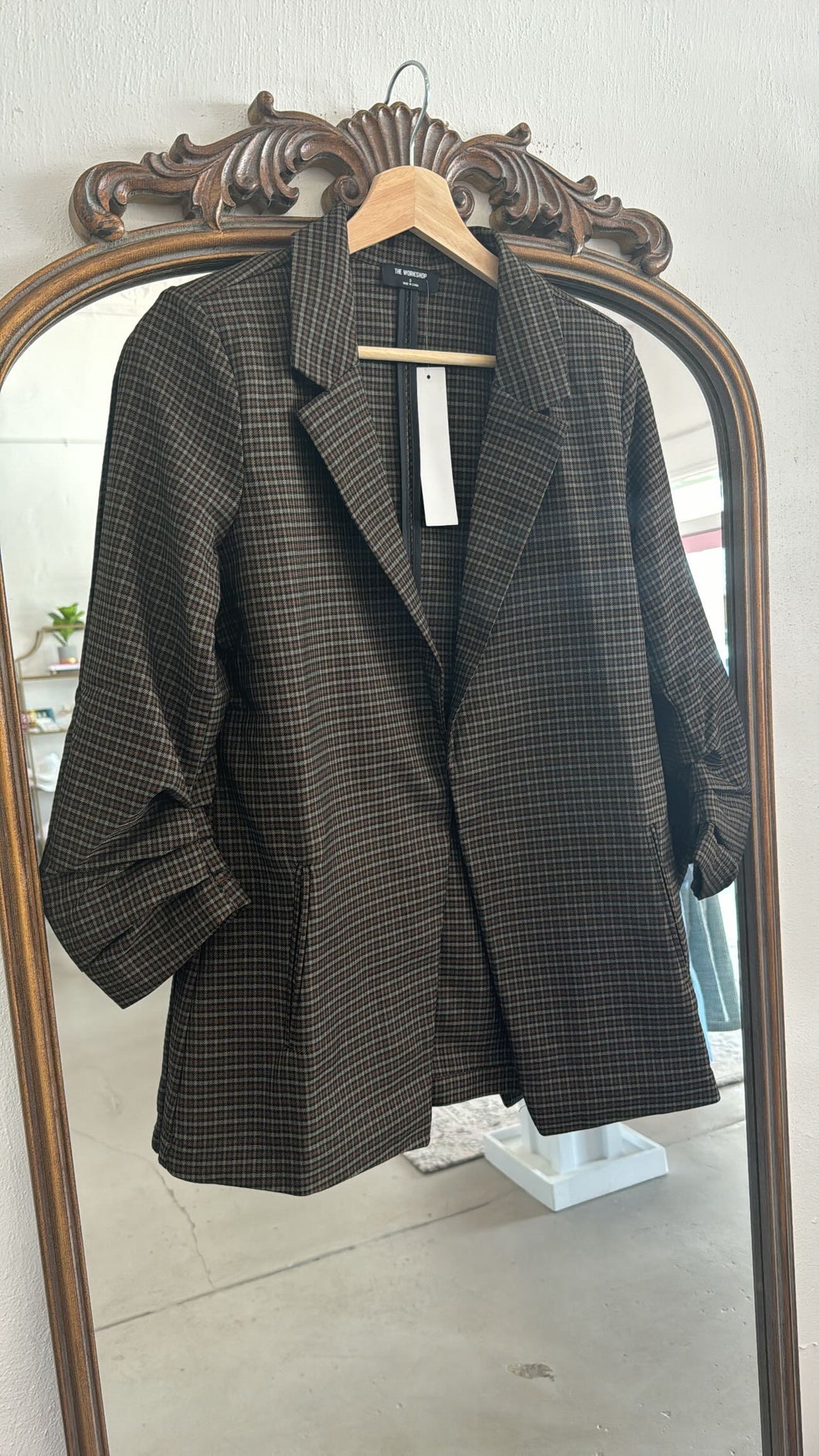 Plaid Ruched Sleeve Collared Blazer