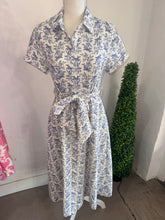 Load image into Gallery viewer, Blue Floral Midi Dress
