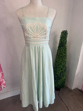 Load image into Gallery viewer, Mint detailed midi Dress
