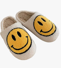Load image into Gallery viewer, Smiley Slippers
