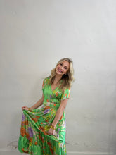 Load image into Gallery viewer, Green Floral Print Dress
